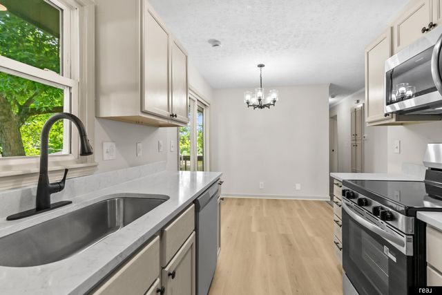 9144 Meredith Avenue, Omaha, NE 68134