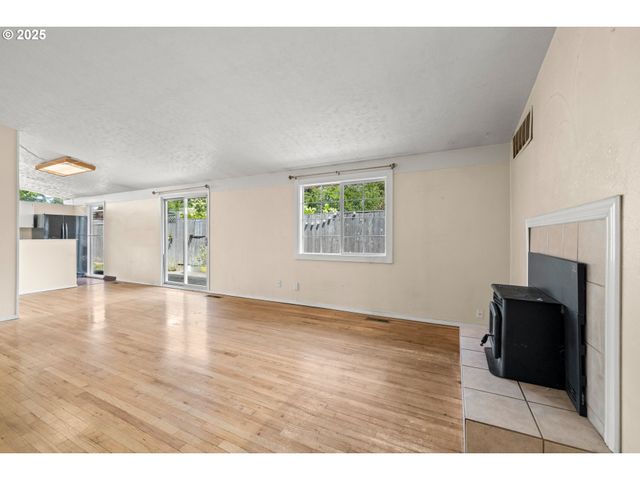 1855 Ne 126TH Pl, Portland, OR 97230