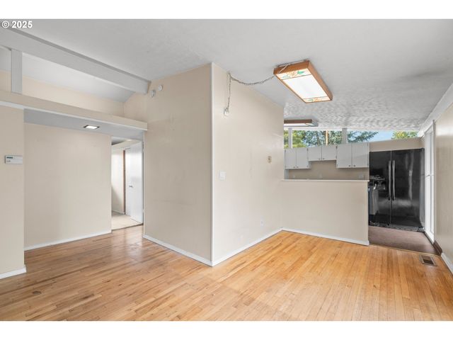 1855 Ne 126TH Pl, Portland, OR 97230