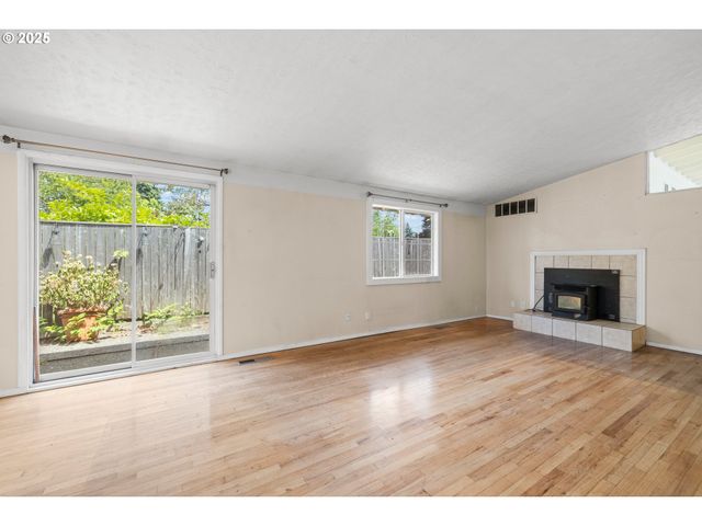 1855 Ne 126TH Pl, Portland, OR 97230