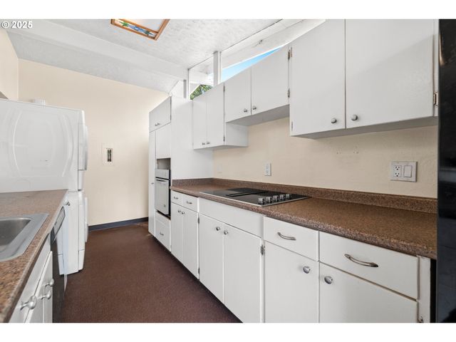 1855 Ne 126TH Pl, Portland, OR 97230