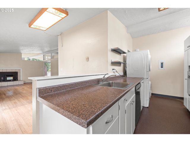 1855 Ne 126TH Pl, Portland, OR 97230