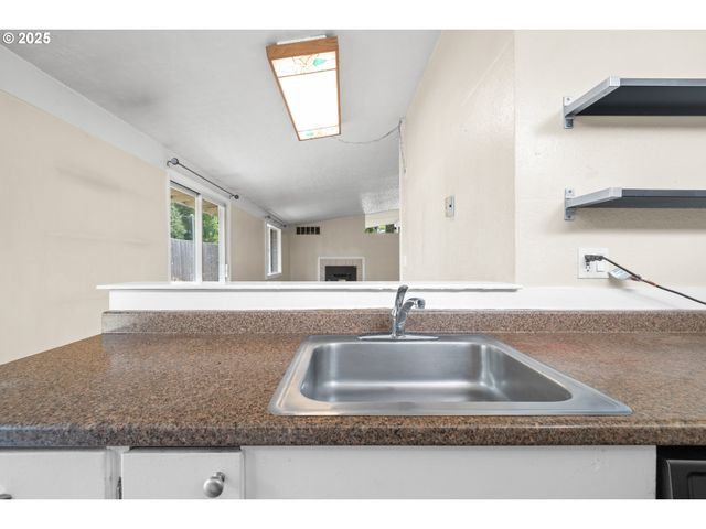 1855 Ne 126TH Pl, Portland, OR 97230