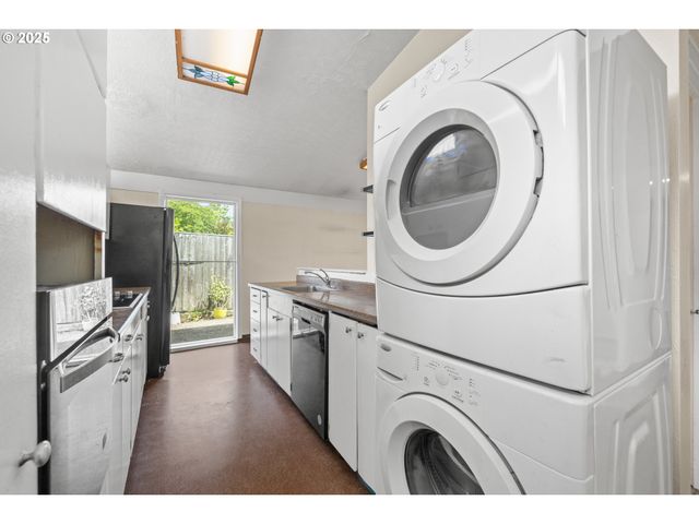 1855 Ne 126TH Pl, Portland, OR 97230