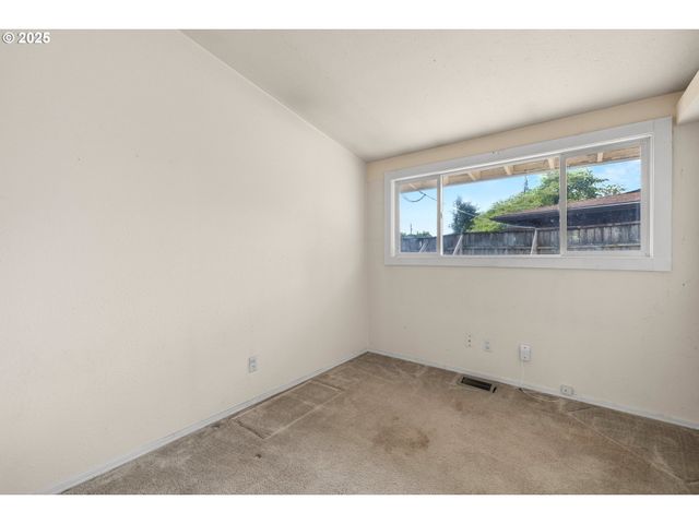 1855 Ne 126TH Pl, Portland, OR 97230