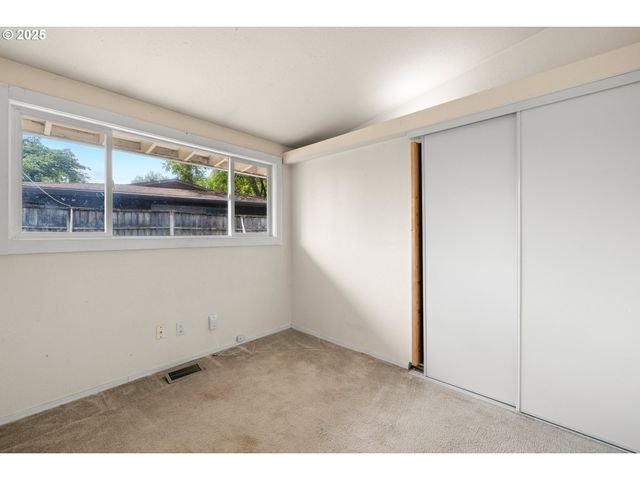 1855 Ne 126TH Pl, Portland, OR 97230