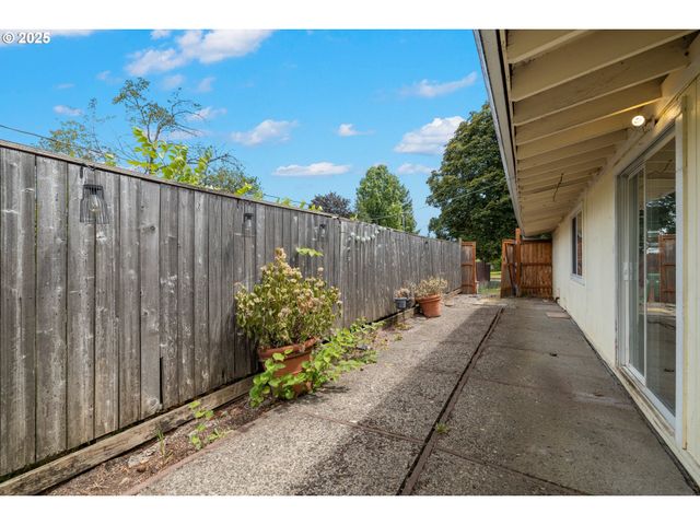 1855 Ne 126TH Pl, Portland, OR 97230