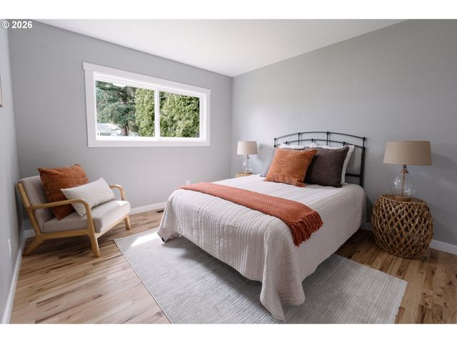 17925 Se PINE St, Portland, OR 97233