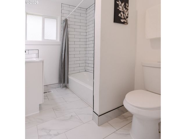 17925 Se PINE St, Portland, OR 97233