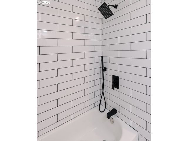 17925 Se PINE St, Portland, OR 97233