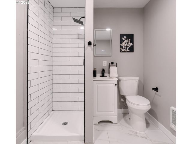 17925 Se PINE St, Portland, OR 97233