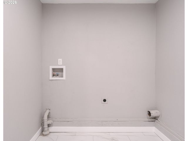 17925 Se PINE St, Portland, OR 97233