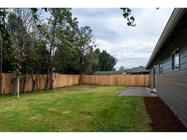 17925 Se PINE St, Portland, OR 97233