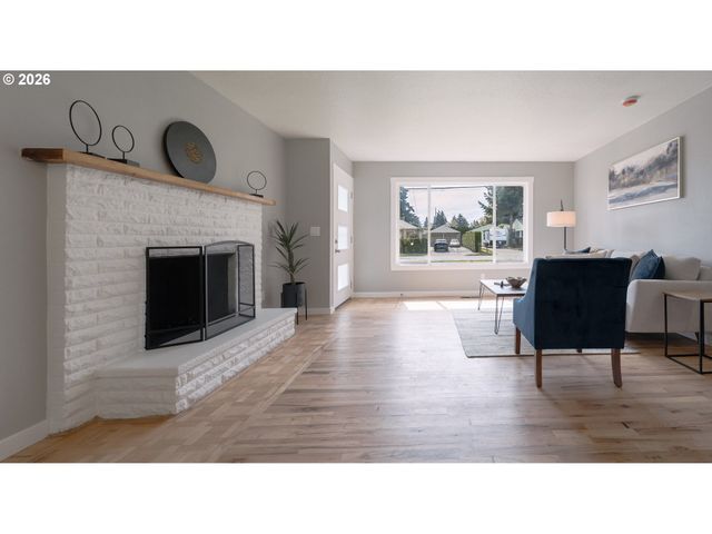 17925 Se PINE St, Portland, OR 97233