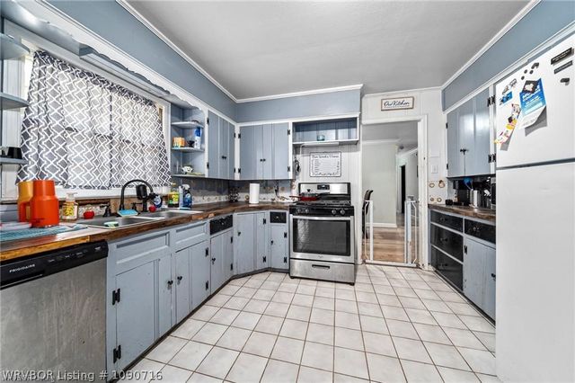 7 Bon Air Street, Van Buren, AR 72956