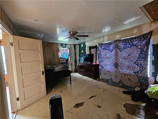 742 W 1st St., Alice, TX 78332