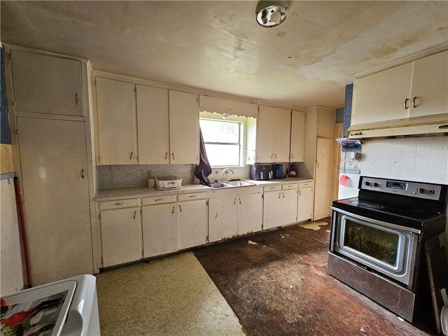 742 W 1st St., Alice, TX 78332