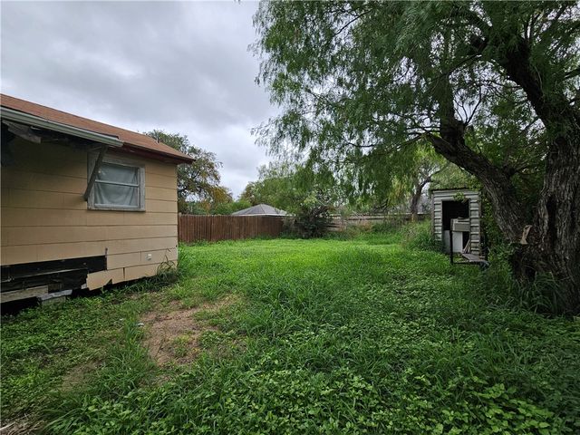 742 W 1st St., Alice, TX 78332