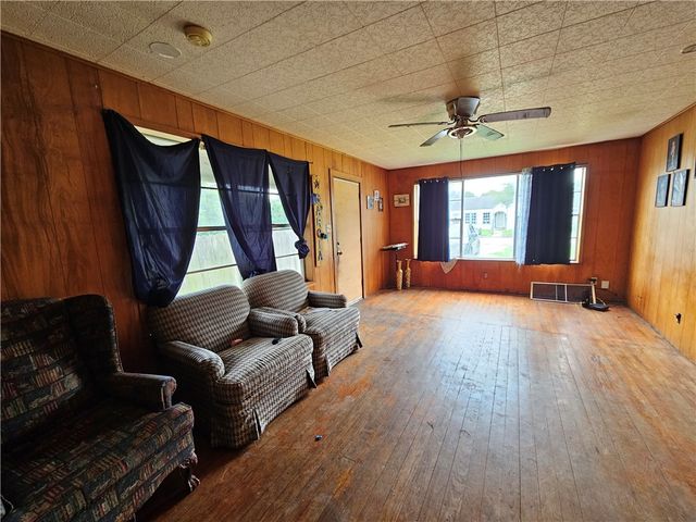 742 W 1st St., Alice, TX 78332