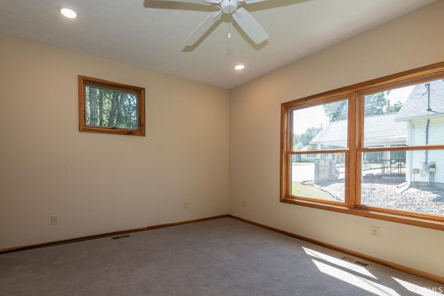 3850 S Snoddy Road, Bloomington, IN 47401