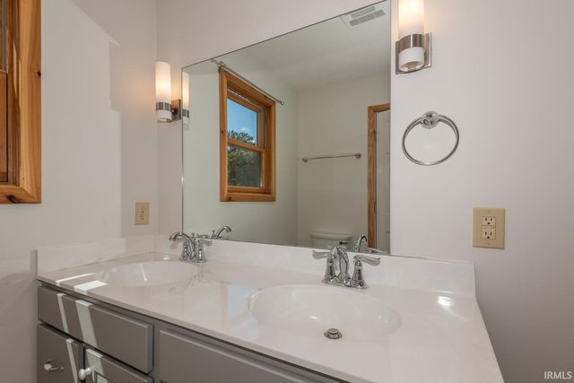 3850 S Snoddy Road, Bloomington, IN 47401