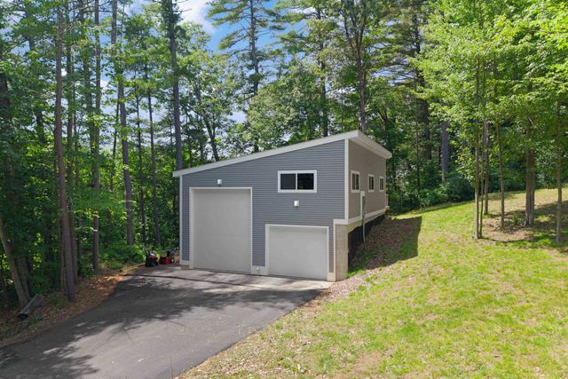 480 Woodlawn Ridge Road, Pembroke, NH 03275