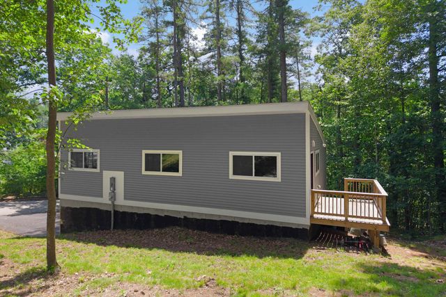 480 Woodlawn Ridge Road, Pembroke, NH 03275