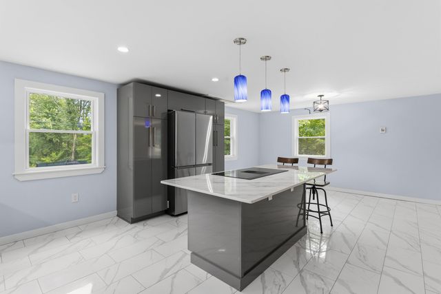 480 Woodlawn Ridge Road, Pembroke, NH 03275