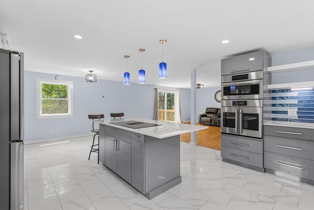 480 Woodlawn Ridge Road, Pembroke, NH 03275