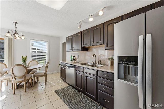 918 Columbia Avenue, Fairview Heights, IL 62208