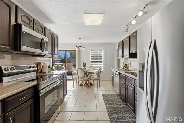 918 Columbia Avenue, Fairview Heights, IL 62208