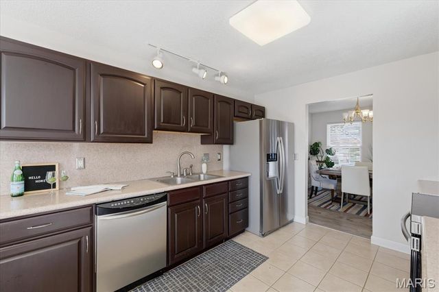 918 Columbia Avenue, Fairview Heights, IL 62208