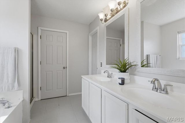 918 Columbia Avenue, Fairview Heights, IL 62208