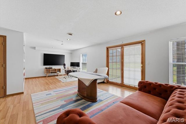 918 Columbia Avenue, Fairview Heights, IL 62208