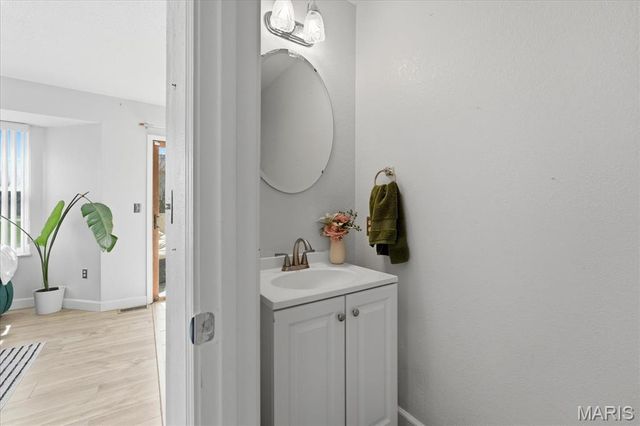 918 Columbia Avenue, Fairview Heights, IL 62208