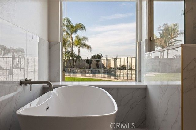 2537 Ollie Court, Bakersfield, CA 93314