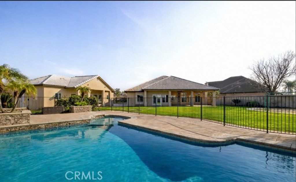 2537 Ollie Court, Bakersfield, CA 93314