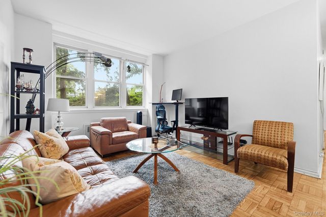 55 Knolls Crescent 1B, Bronx, NY 10463