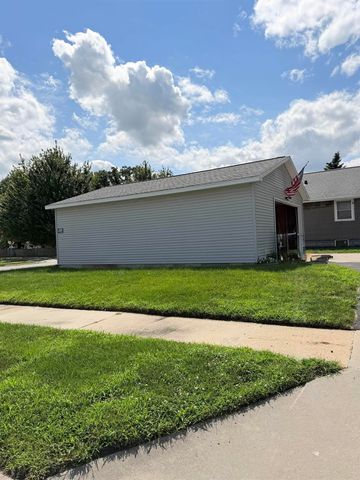 79 E Parker Street, Waterloo, IA 50703