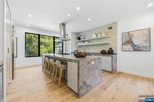 125 Hudson Avenue, Tenafly, NJ 07670