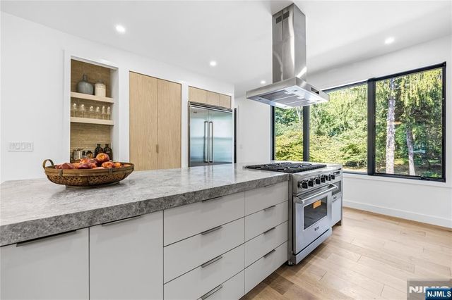 125 Hudson Avenue, Tenafly, NJ 07670