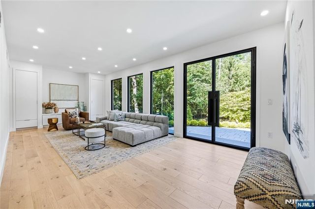 125 Hudson Avenue, Tenafly, NJ 07670