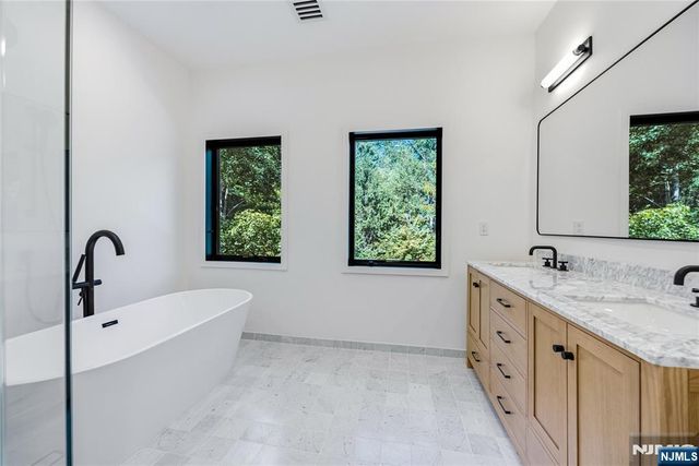 125 Hudson Avenue, Tenafly, NJ 07670