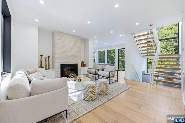 125 Hudson Avenue, Tenafly, NJ 07670