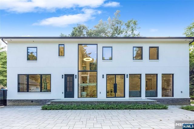 125 Hudson Avenue, Tenafly, NJ 07670