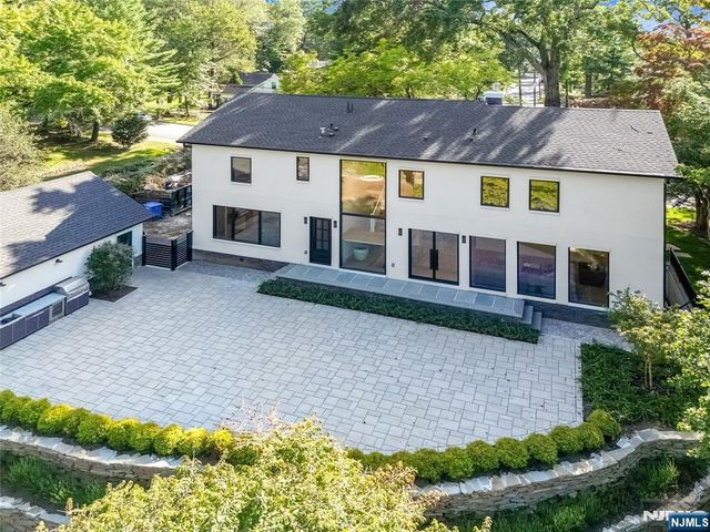 125 Hudson Avenue, Tenafly, NJ 07670