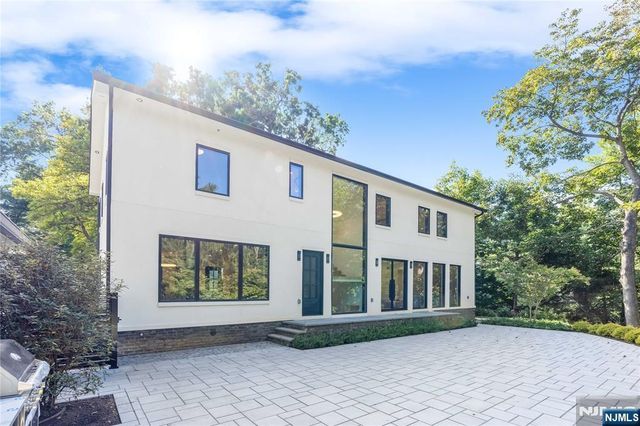 125 Hudson Avenue, Tenafly, NJ 07670