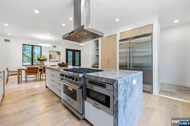 125 Hudson Avenue, Tenafly, NJ 07670