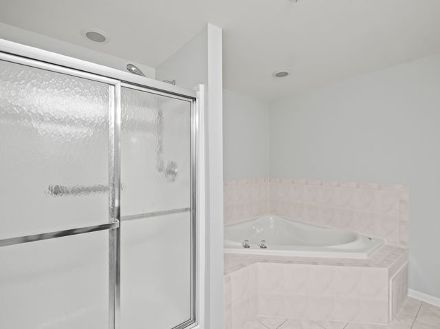 7759 Bristol Park Drive 2SE, Tinley Park, IL 60477