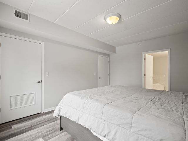 7759 Bristol Park Drive 2SE, Tinley Park, IL 60477